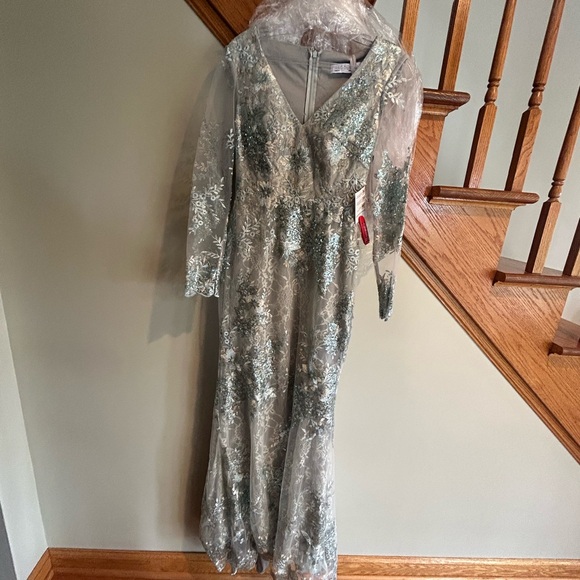 Embellished V Neck Illusion Long Sleeve Gown - size 2 NWT - Picture 3 of 9
